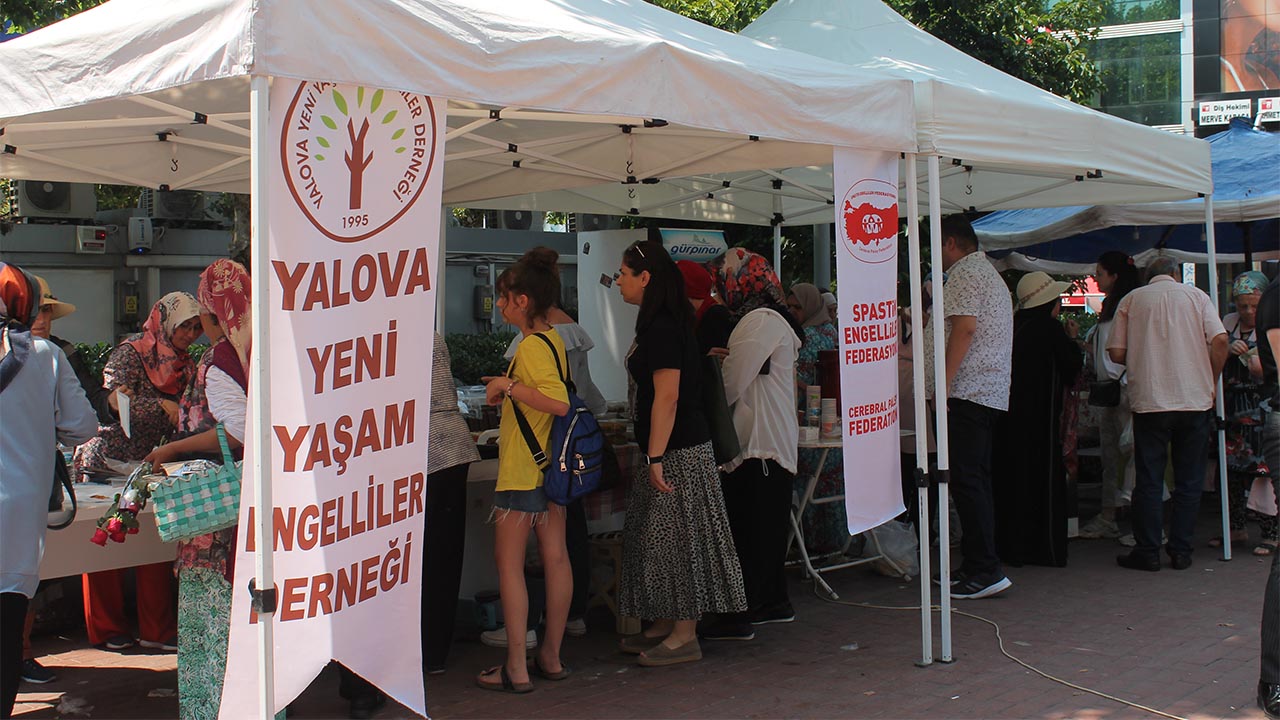 Yeni Yaşam Engelliler Derneği’nden Yalova kermesi (6)