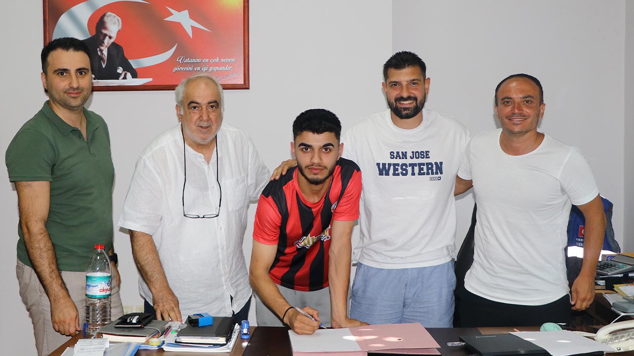 ÇİFTLİKKÖY BELEDİYESPOR'DAN TRANSFERDE 20 İMZA (4)