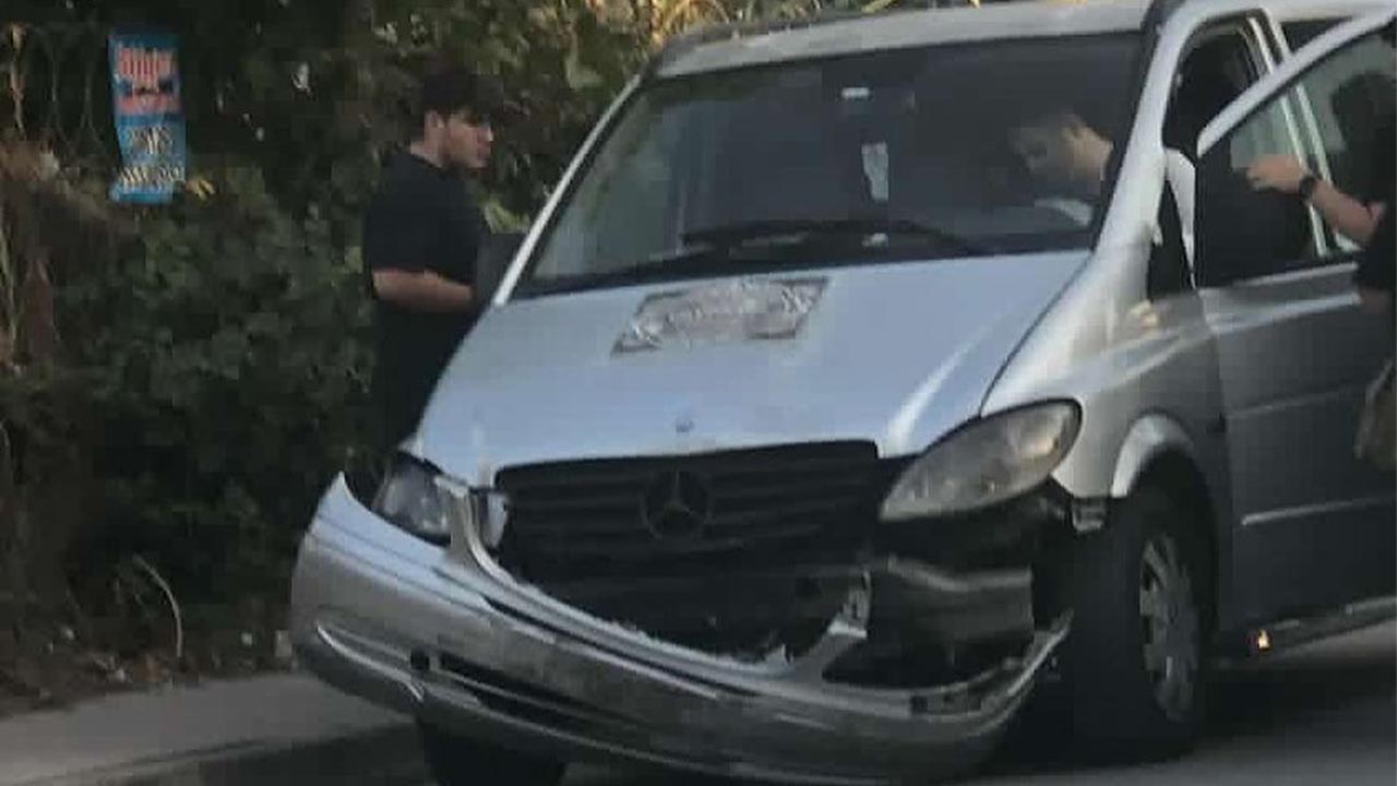 Adnan Menderes Mahallesi’nde maddi hasarlı trafik kazası (6)