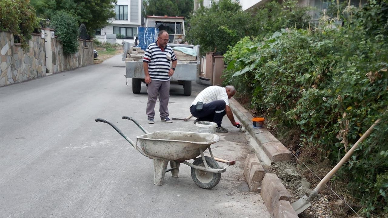 Belediye ekipleri Çiftlikköy için çalışıyor (2)