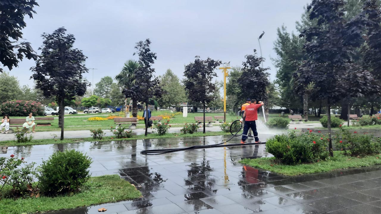 Güvercinli Park’ta sulama çalışması yaptılar (2)