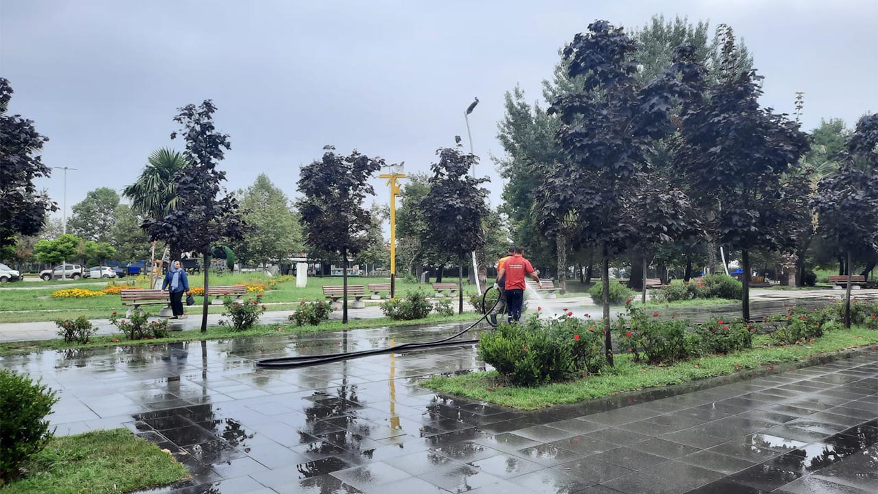 Güvercinli Park’ta sulama çalışması yaptılar (3)