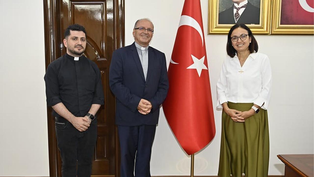 Vali Kaya’ya hayırlı olsun ziyaretleri devam ediyor (4)