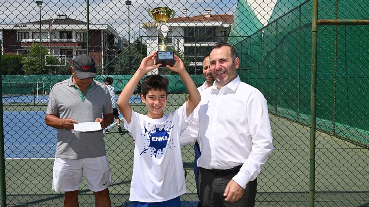 Başkan Tutuk’tan sporculara ödül takdimi (1)