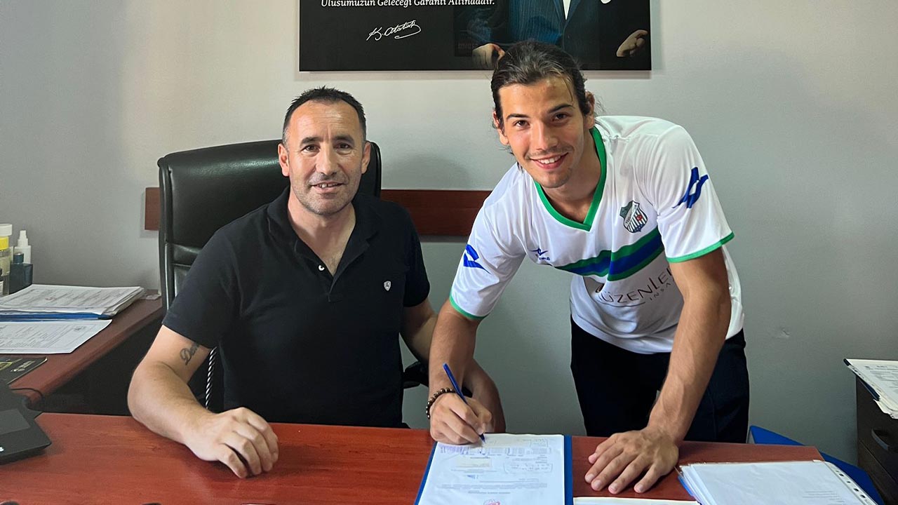 Yusuf Can Balı Yeşilovaspor’a İmza Attı (1)