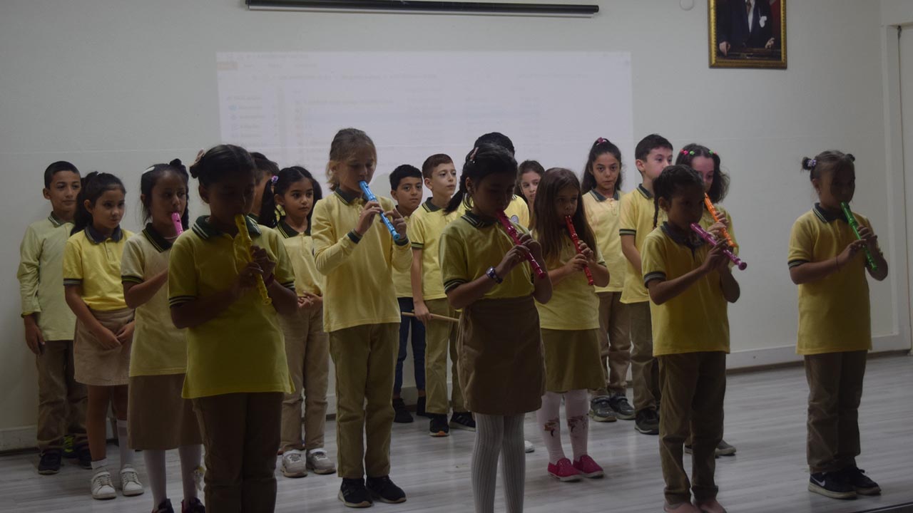Armutlu'da İlk Öğretim Haftası Kutlamaları