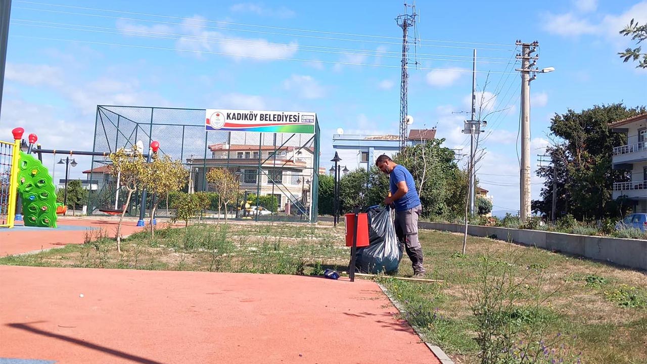 Kadıköy Belediyesi’nden çevre temizleme çalışması (3)-1