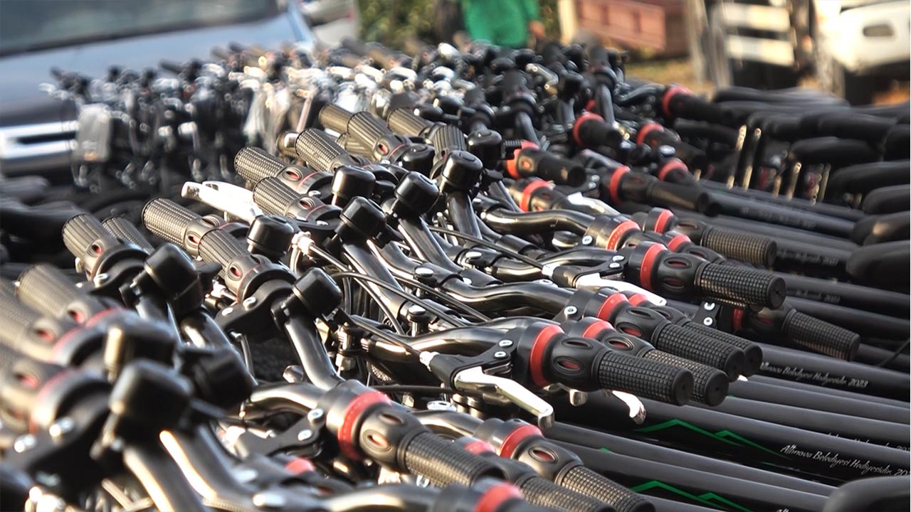 Altınova Belediyesinden yaklaşık 3 bin haneye bisiklet (5)