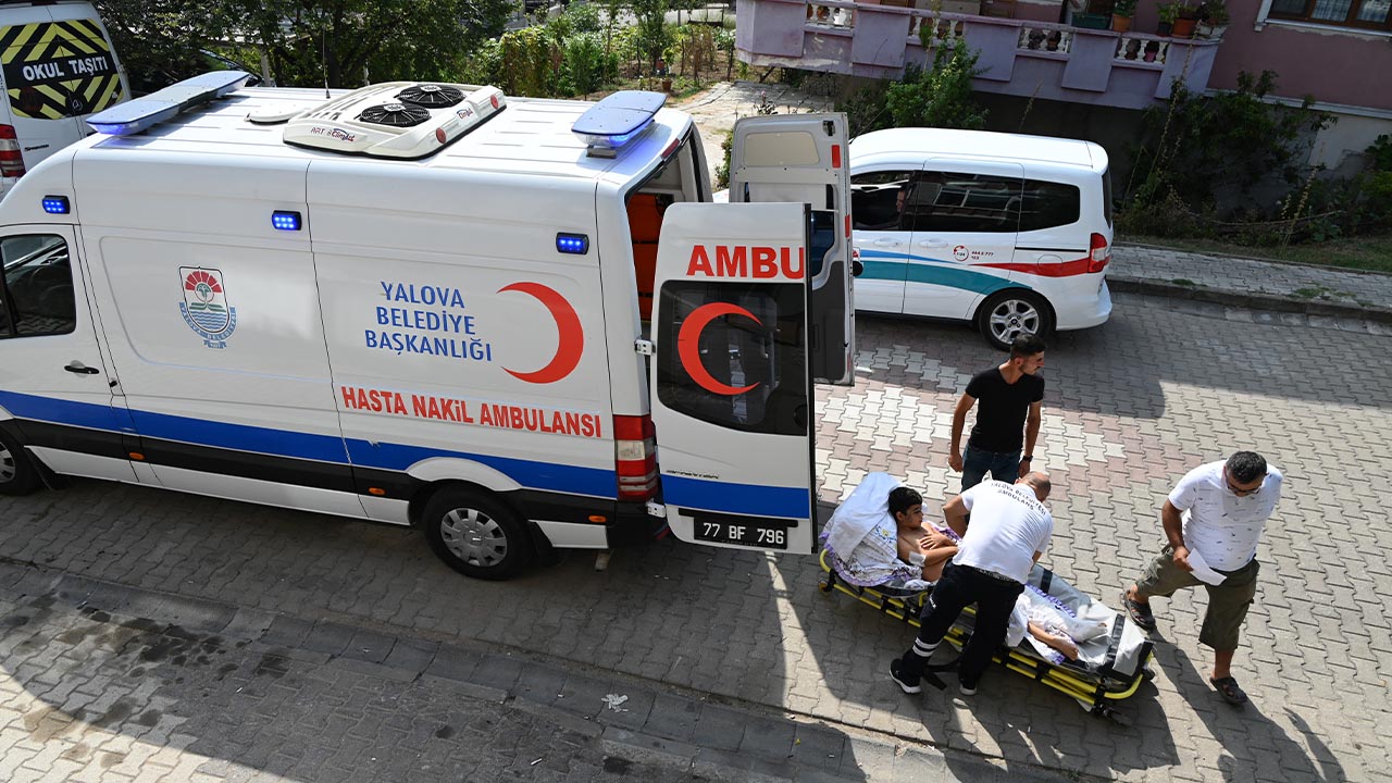 BAŞKAN TUTUK TRAFİK KAZASI GEÇİREN ÇOCUĞUN ÇAĞRISINA SESSİZ KALMADI-3