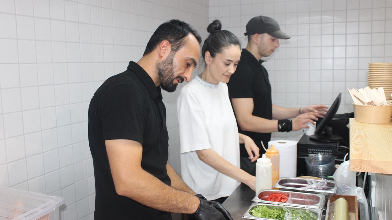 Kafeler Sokağı’nın Yeni Yıldızı “Yıldız Döner”  (3)