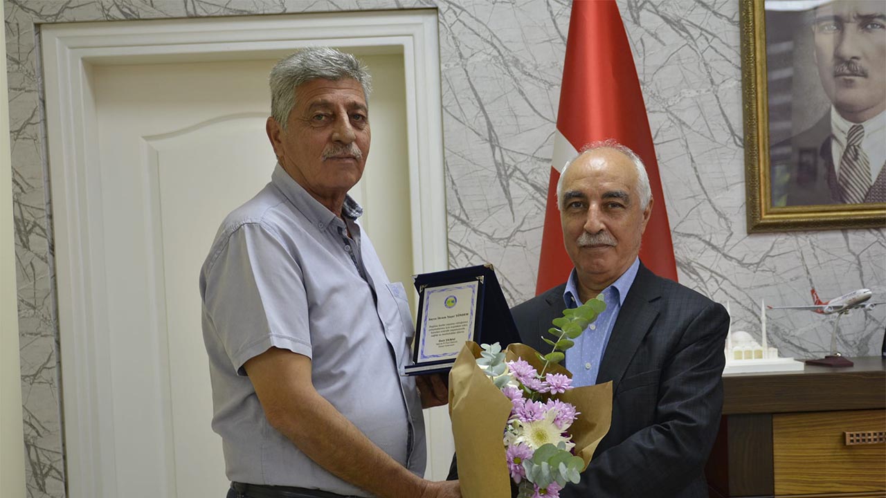 İl Özel İdaresinden Çalışanlarına Plaket5