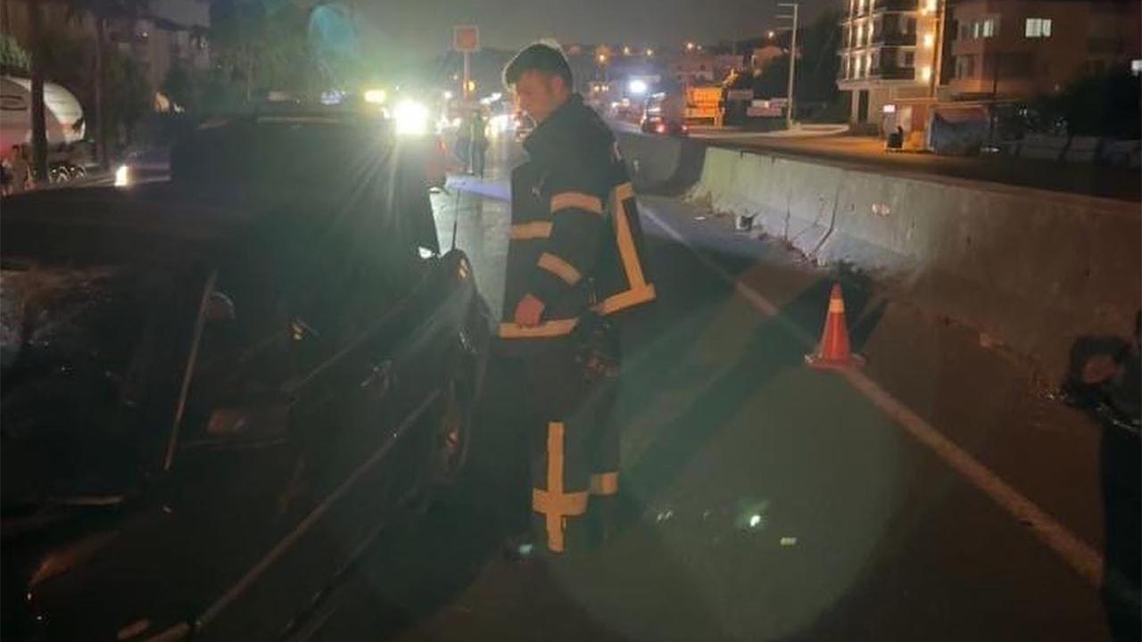 Yalova - İzmit Karayolu’nda iki araç çarpıştı (1)