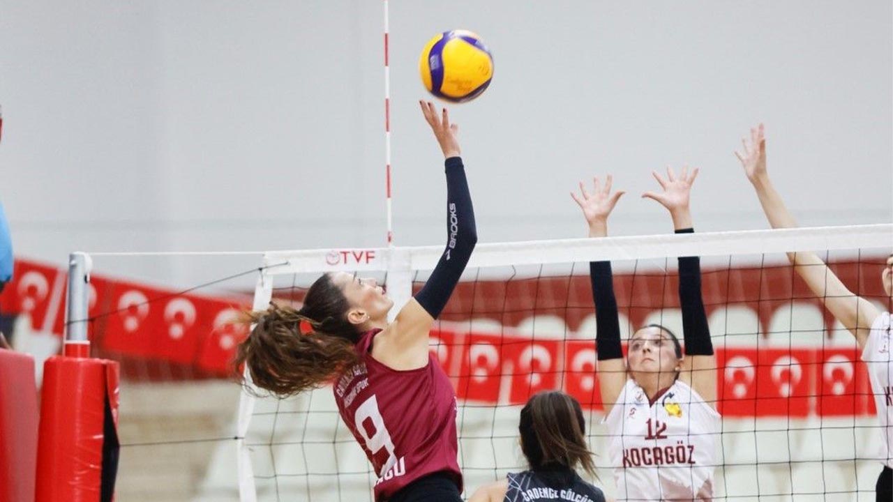 yalova-ciftlikkoy-kadin-voleybol-karsilasma-zirve (1)