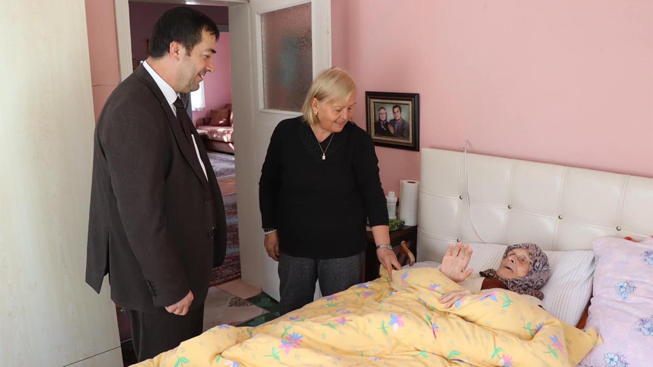 yalova-subasi-baskan-ziyaret-ev-hasta5