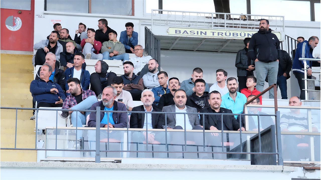 yalovaspor-futbol-zafer-galibiyet-mac-yalova-haber-gazete (5)