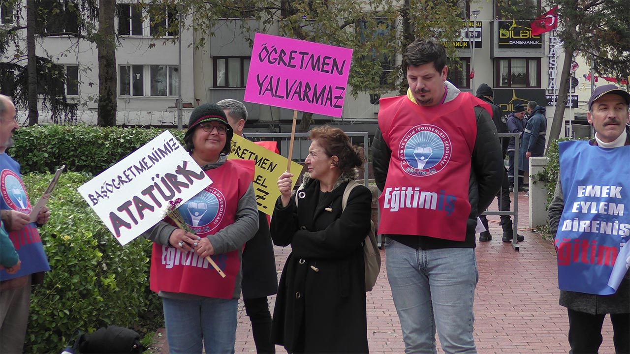 Öğretmenler iş bıraktı ‘Övgü değil, haklarımızı istiyoruz’ (2)