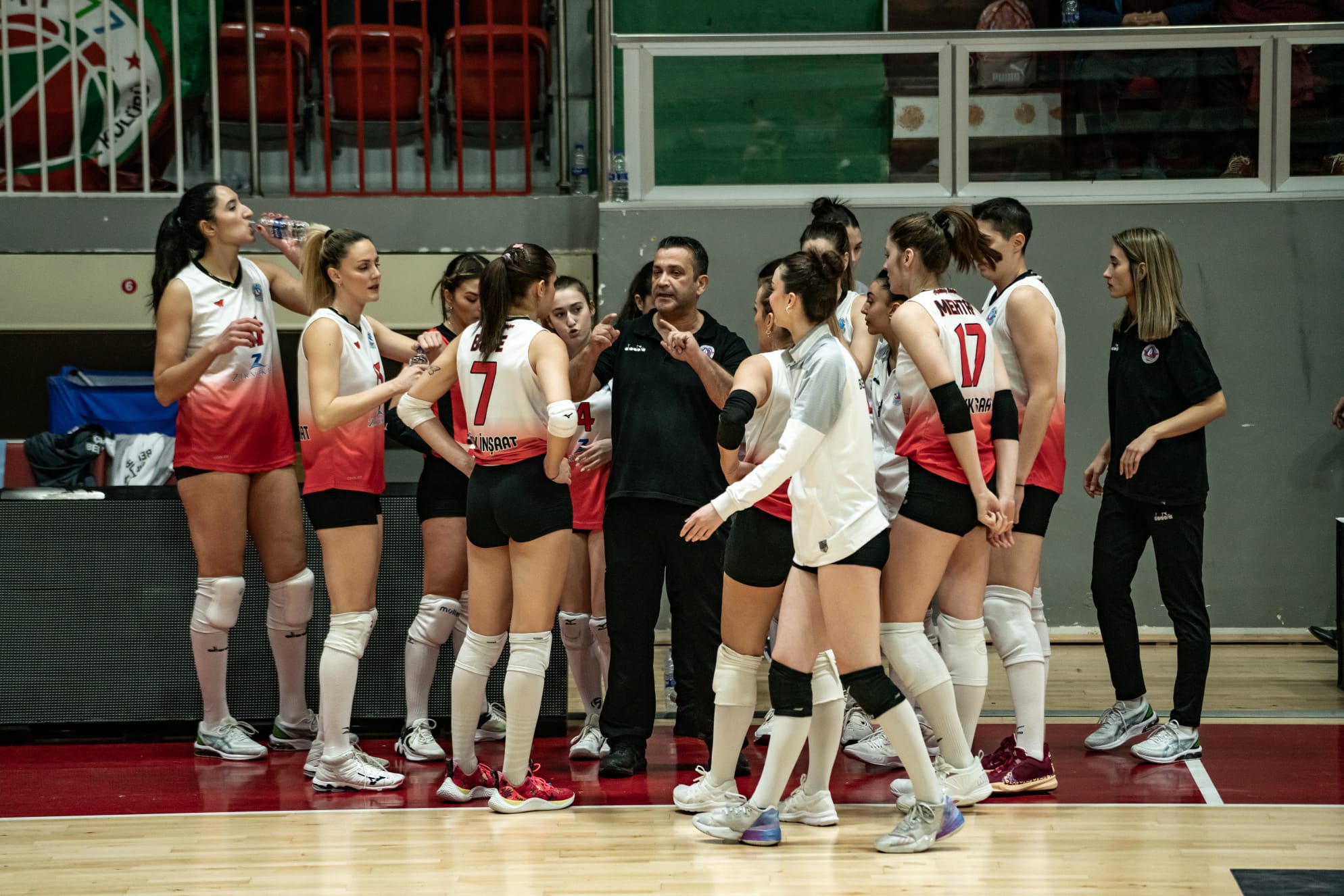 yalova-ciftlikkoy-kadin-voleybol-lig-sezon-sultanlar (3)