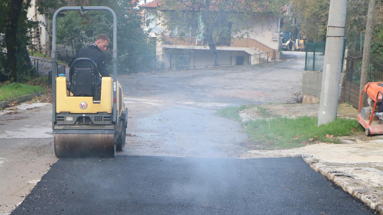 yalova-cinarcik-belediye-fen-isleri-personel-yol-asfalt-onarim (2)