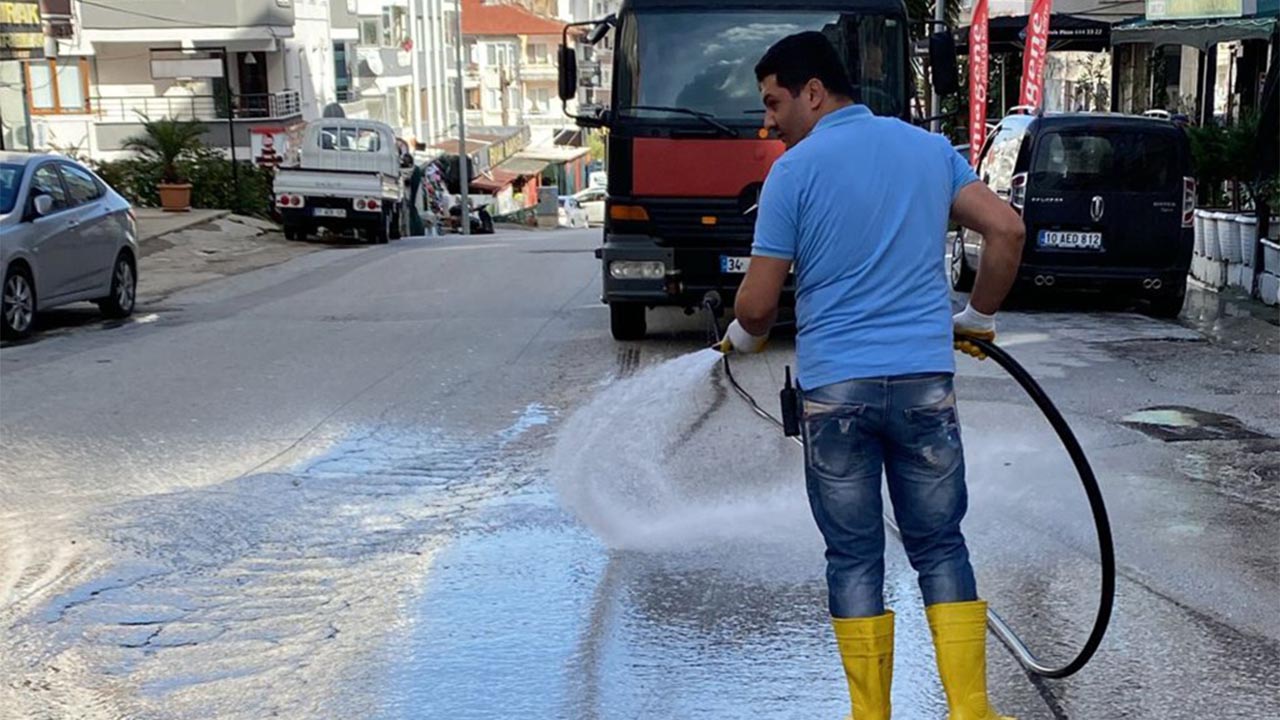 yalova-cınarcık-belediye-yagmur-temizlik-sokak (3)