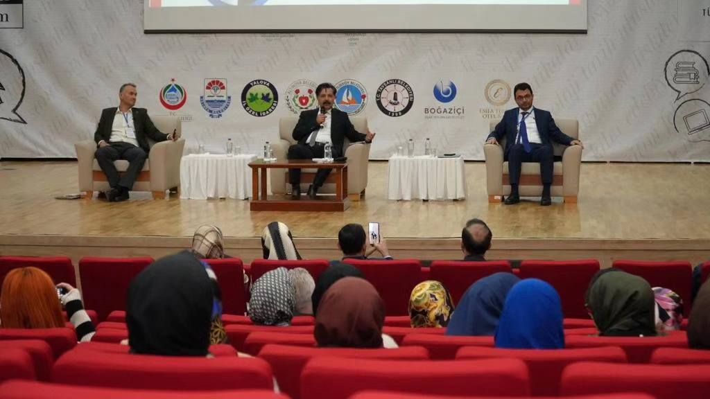 yalova-universite-turkiye-lisansustu-calisma-kongre-akademi (2)