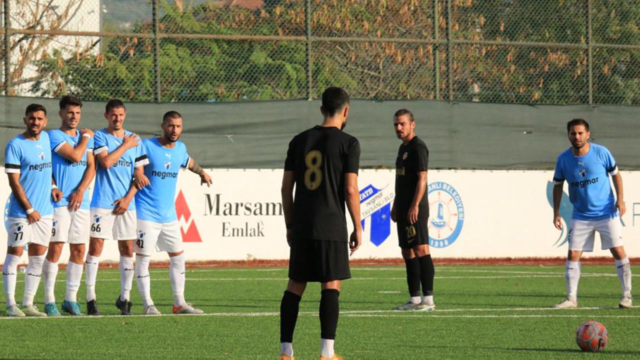 yalovaspor-negmar-tavsanlı-belediyespor-mac-futbol-gol(8)