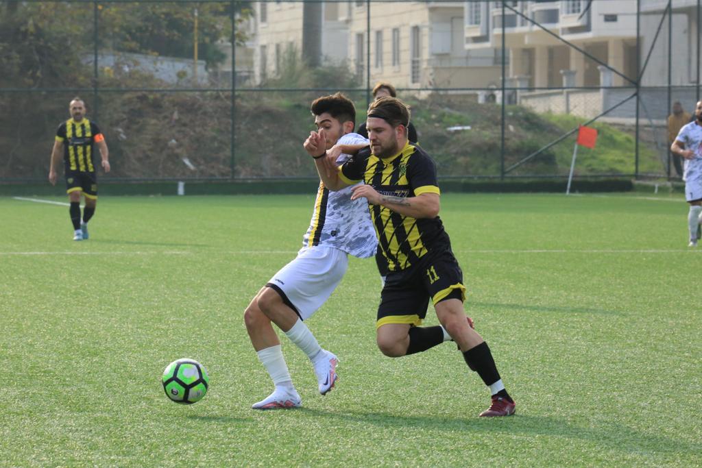 yalova-esenkoy-safranspor-çınarcık-belediyespor-saha-futbol-galibiyet-amator-kume (3)