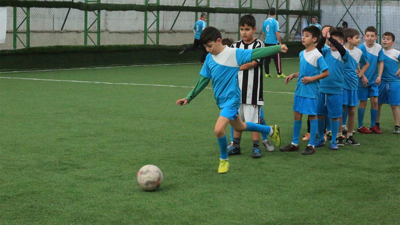 yalova-vali-il-milli-egitim-yeges-ogretmen-yusuf-ziya-futbol-mac (12)