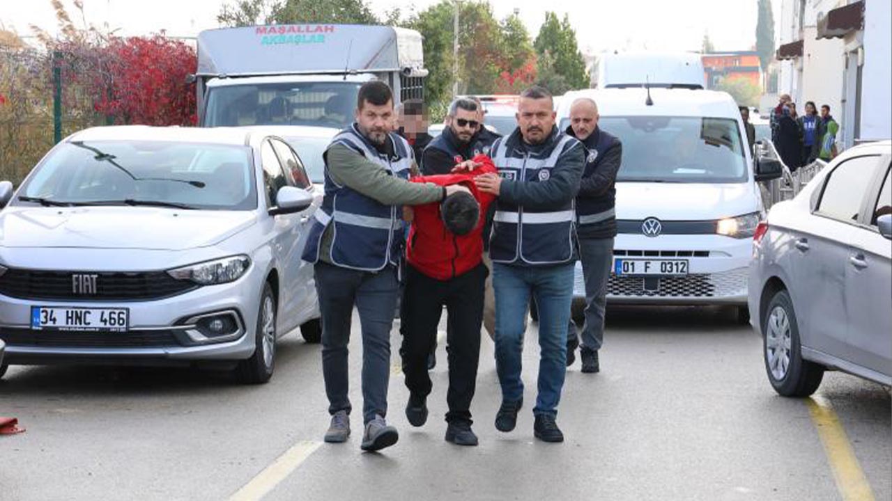 Evlerinde anahtarlık şeklinde suikast tabancası ve otomatik silah çıktı (4)