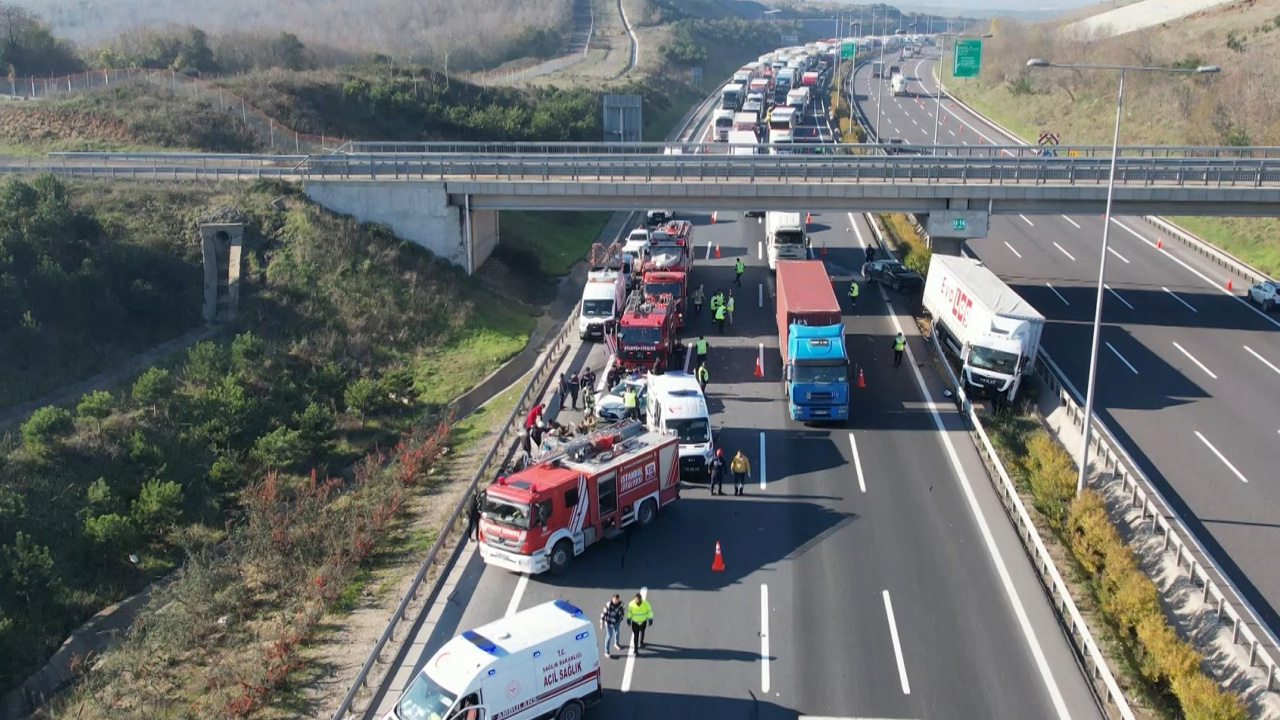 Kuzey Marmara Otoyolu'nda feci kaza 6 yaralı (10)