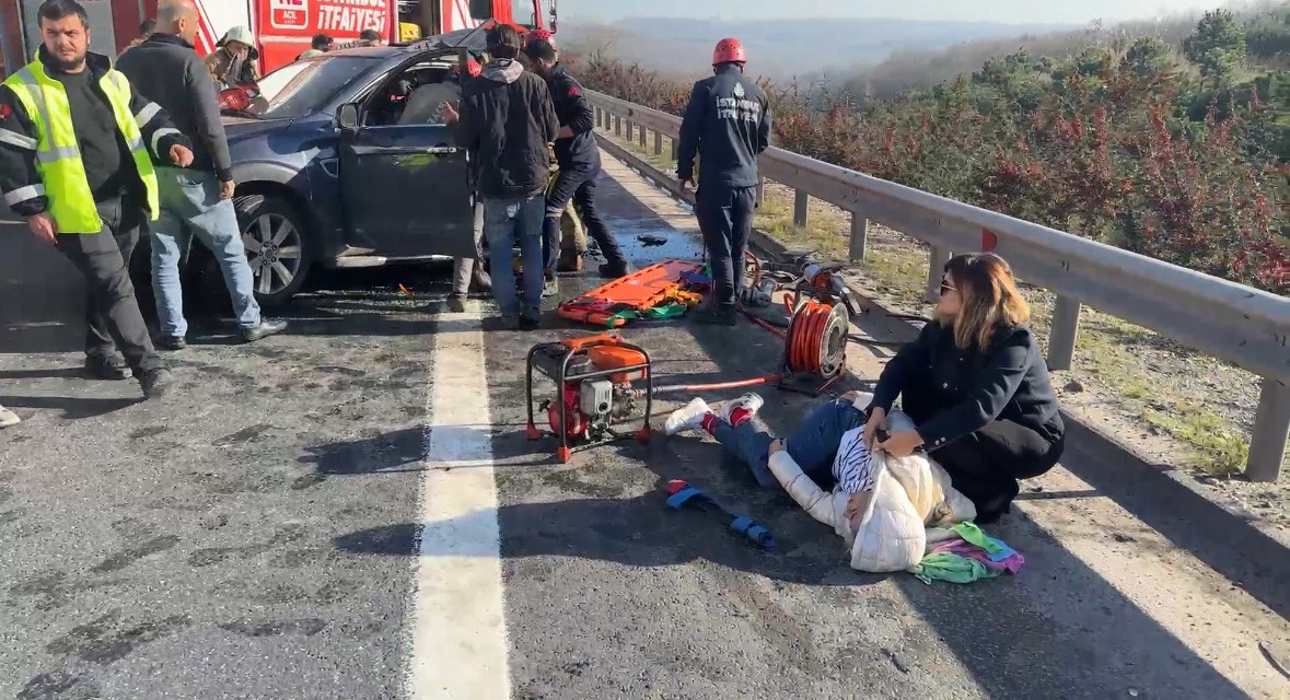 Kuzey Marmara Otoyolu'nda feci kaza 6 yaralı (16)