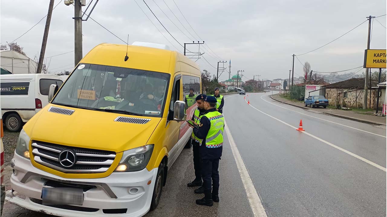 yalova-cinarcik-armutlu-yol-kis-lastik-denetim-ilce-jandarma-tim (4)