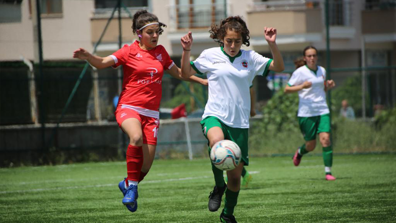 yalova-turkiye-tff-futbol-kadin-lig-grup (4)