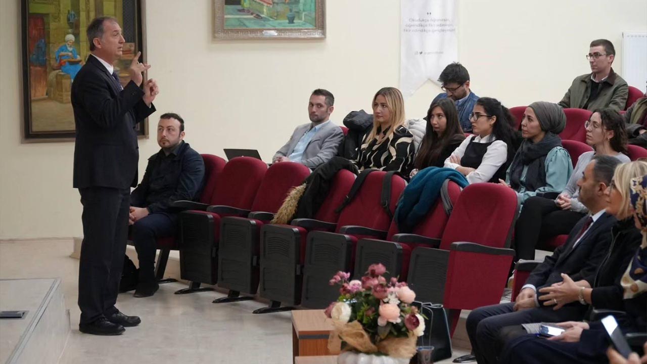 yalova-universite-akreditasyon-toplanti-ogrenci (1)