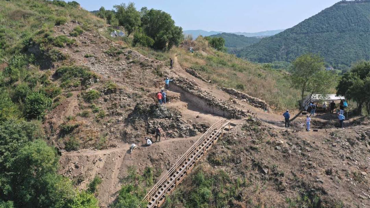 yalova-altinova-belediye-baskan-cobankale-arkeoloji-kazi (2)