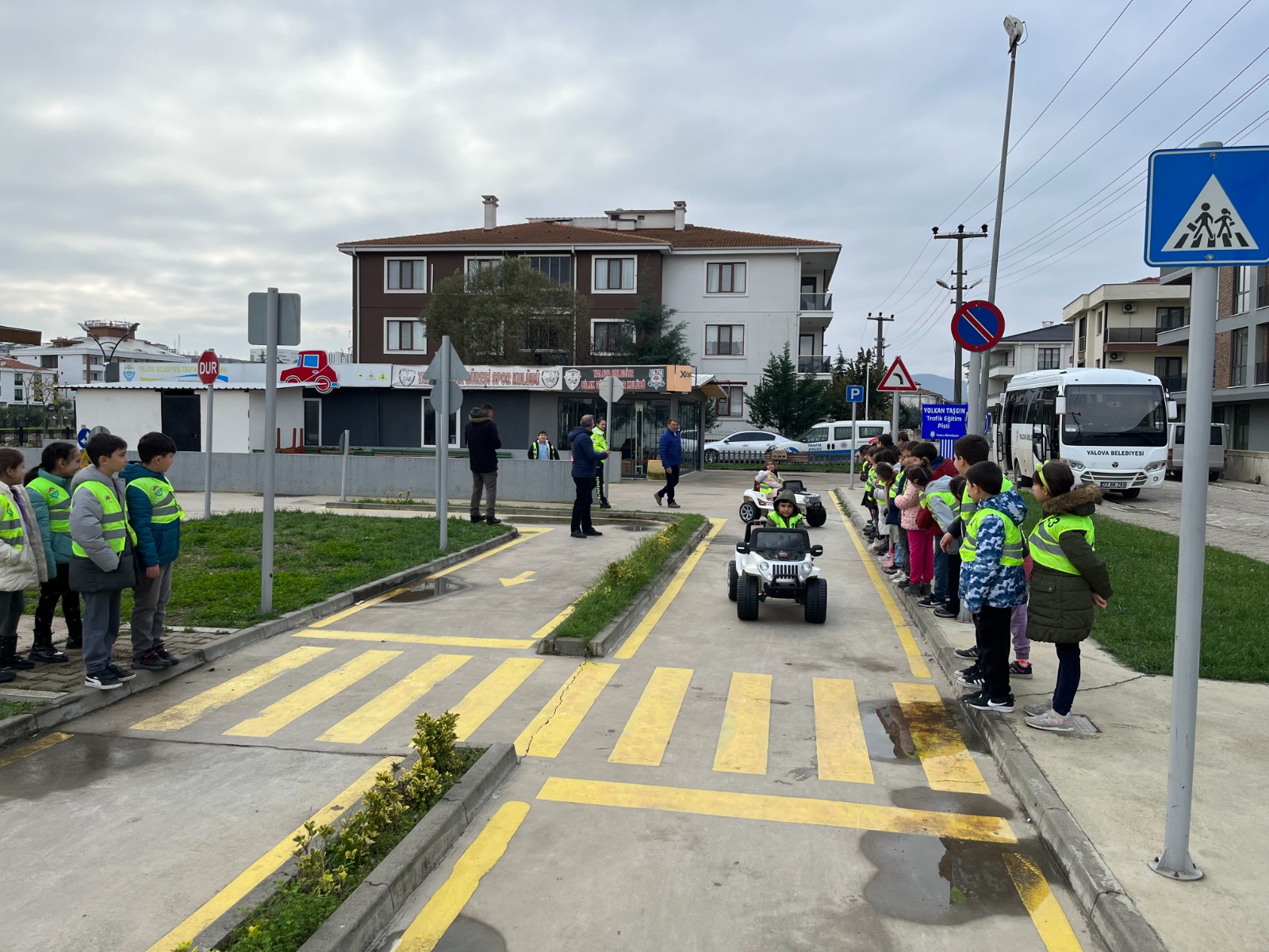 yalova-belediye-il-emniyet-milli-egitim-trafik-gaziosmanpasa-ilkokul-ogrenci-egitim (3)