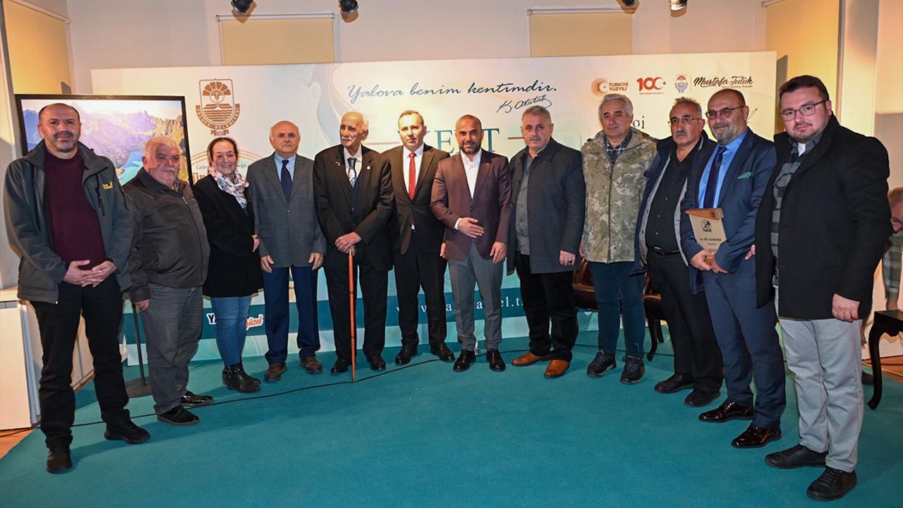 yalova-belediye-kultur-sanat-yuruyen-kosk-kent-soylesi-emekli-ogretmen-il-mlli-egitim (1)