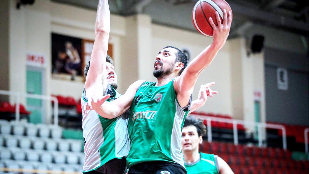semt77-yalovaspor-basketbol-2023-yil-galibiyet-fenerbahce-kolej-mac (3)