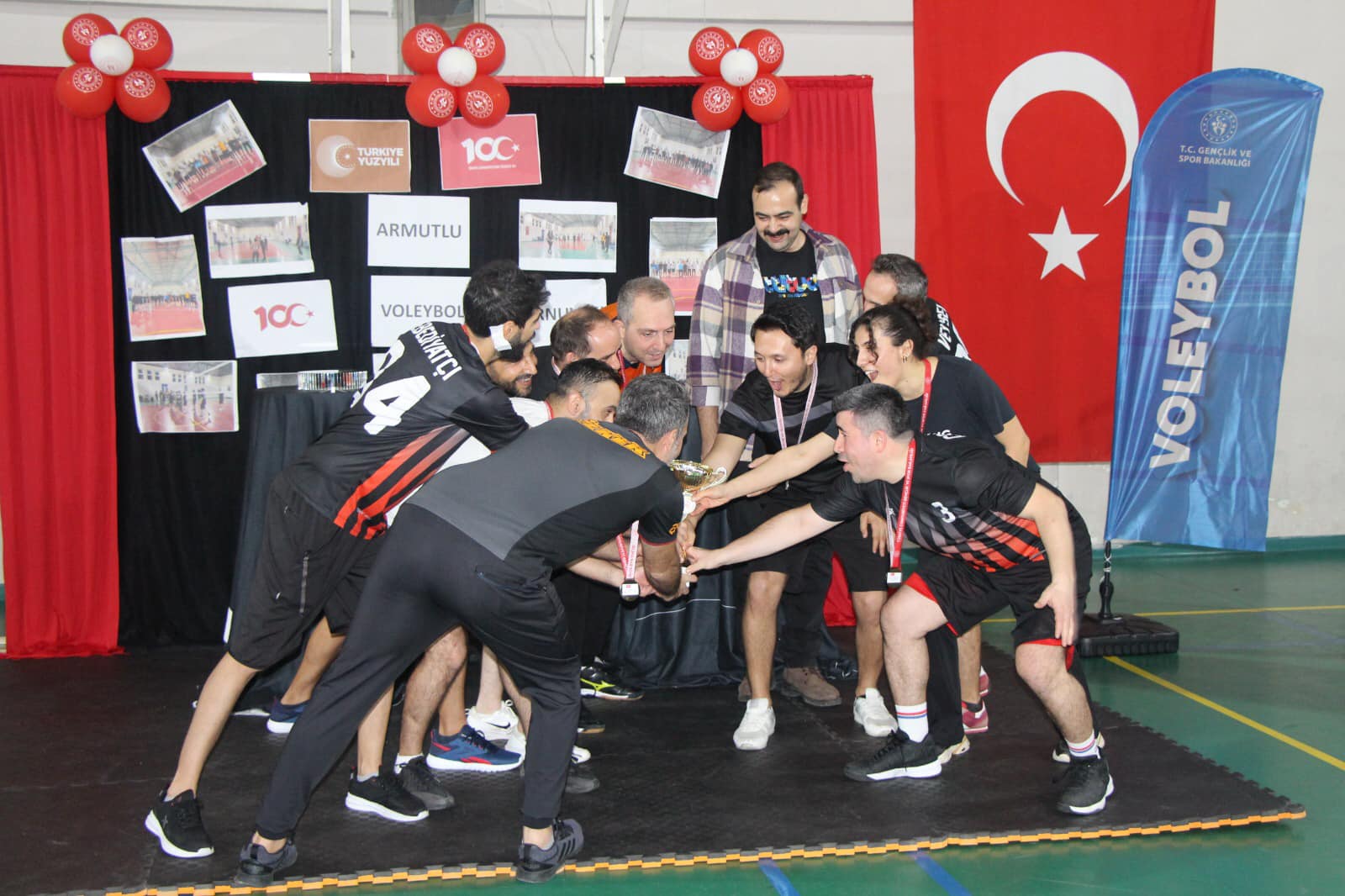 yalova-armutlu-kurum-voleybol-cumhuriyet-kaymakamlık-ilce-genclik-spor (2)