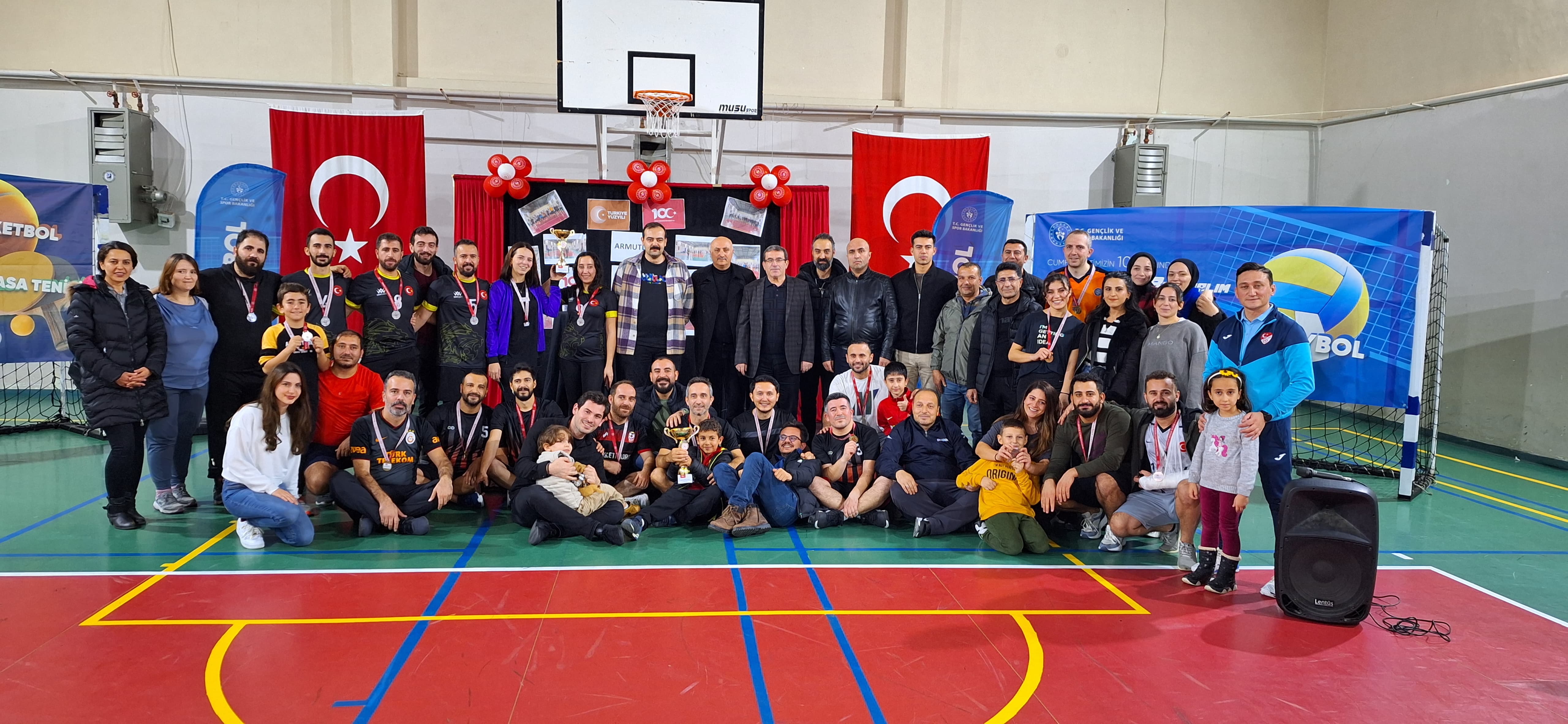 yalova-armutlu-kurum-voleybol-cumhuriyet-kaymakamlık-ilce-genclik-spor (4)