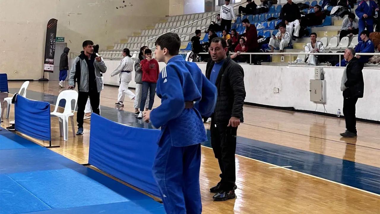 yalova-canakkale-adnan-menderes-lise-ogrenci-judo-turnuva-madalya (3)