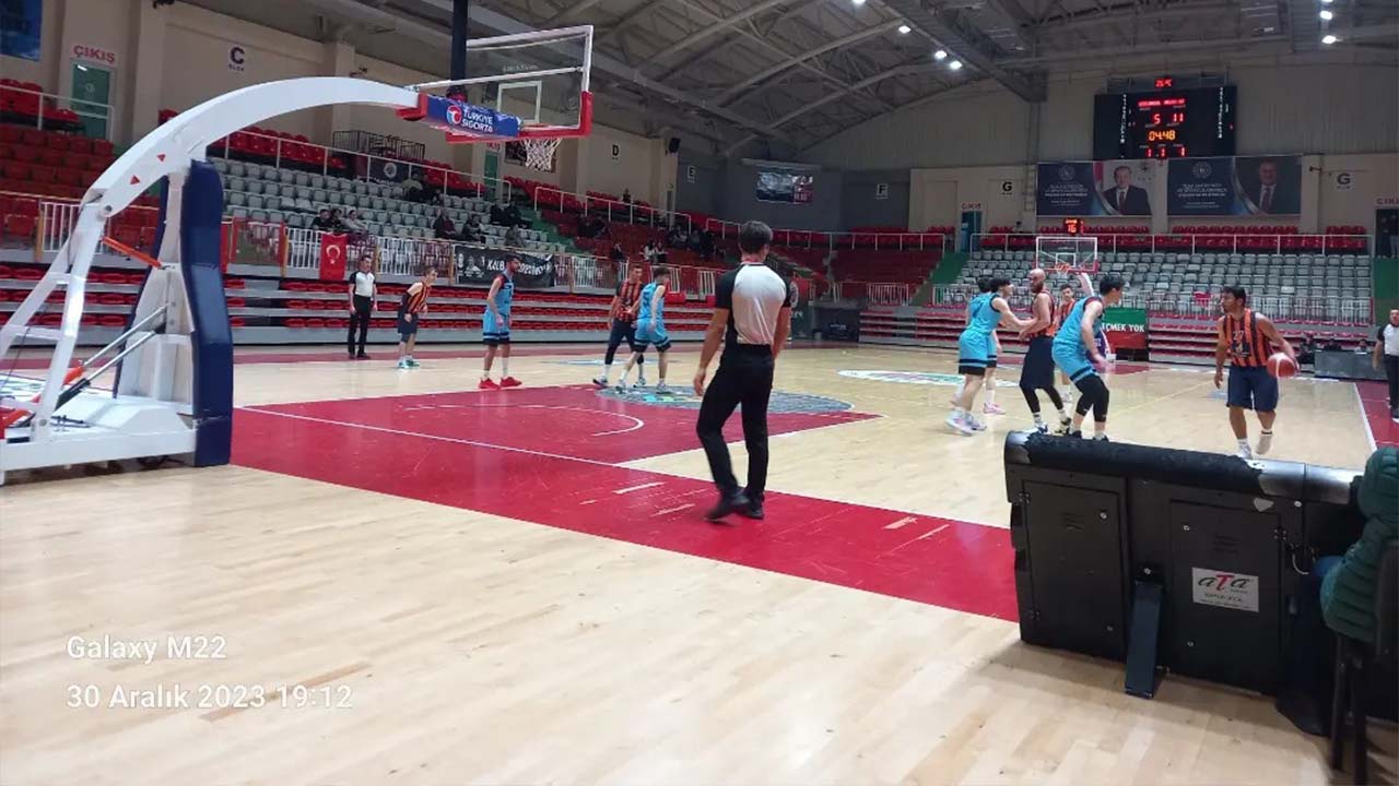 yalova-universite-pota-basketbol-sampiyon (1)