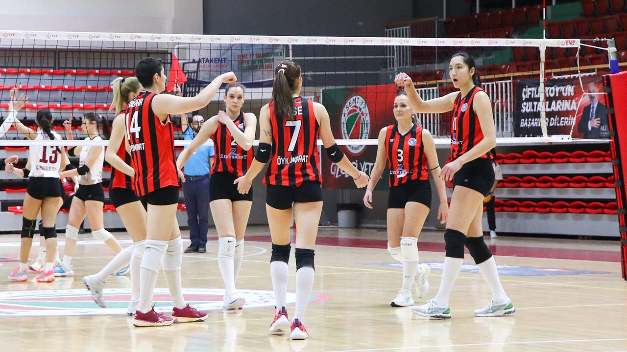 yalova-ciftlikkoy-belediyespor-file-voleybol-ihsaniye-mac (4)