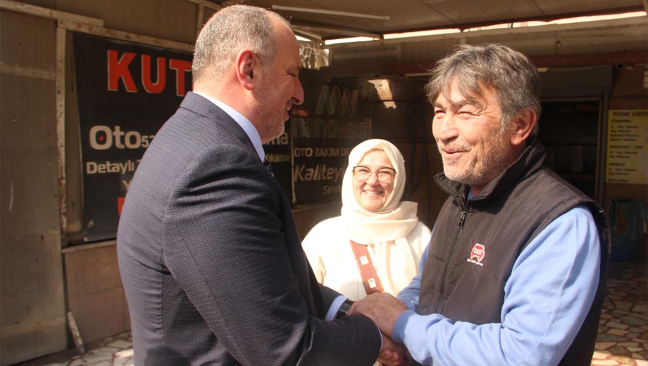 Yalova Cinarcik Belediye Baskan Aday Es Esnaf Ziyaret Cadde Yerel Secim (6)