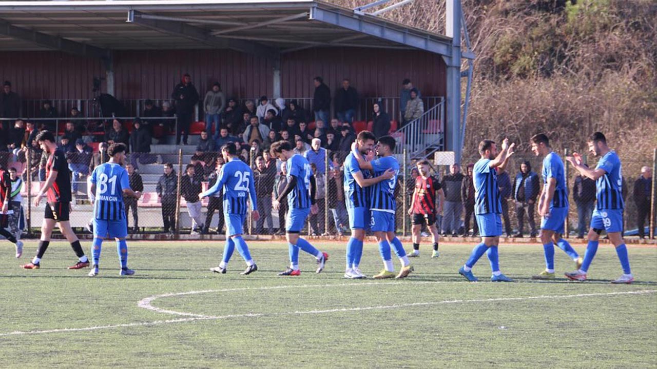 Yalova Yesilovaspor Altinova Belediyespor Futbol (4)