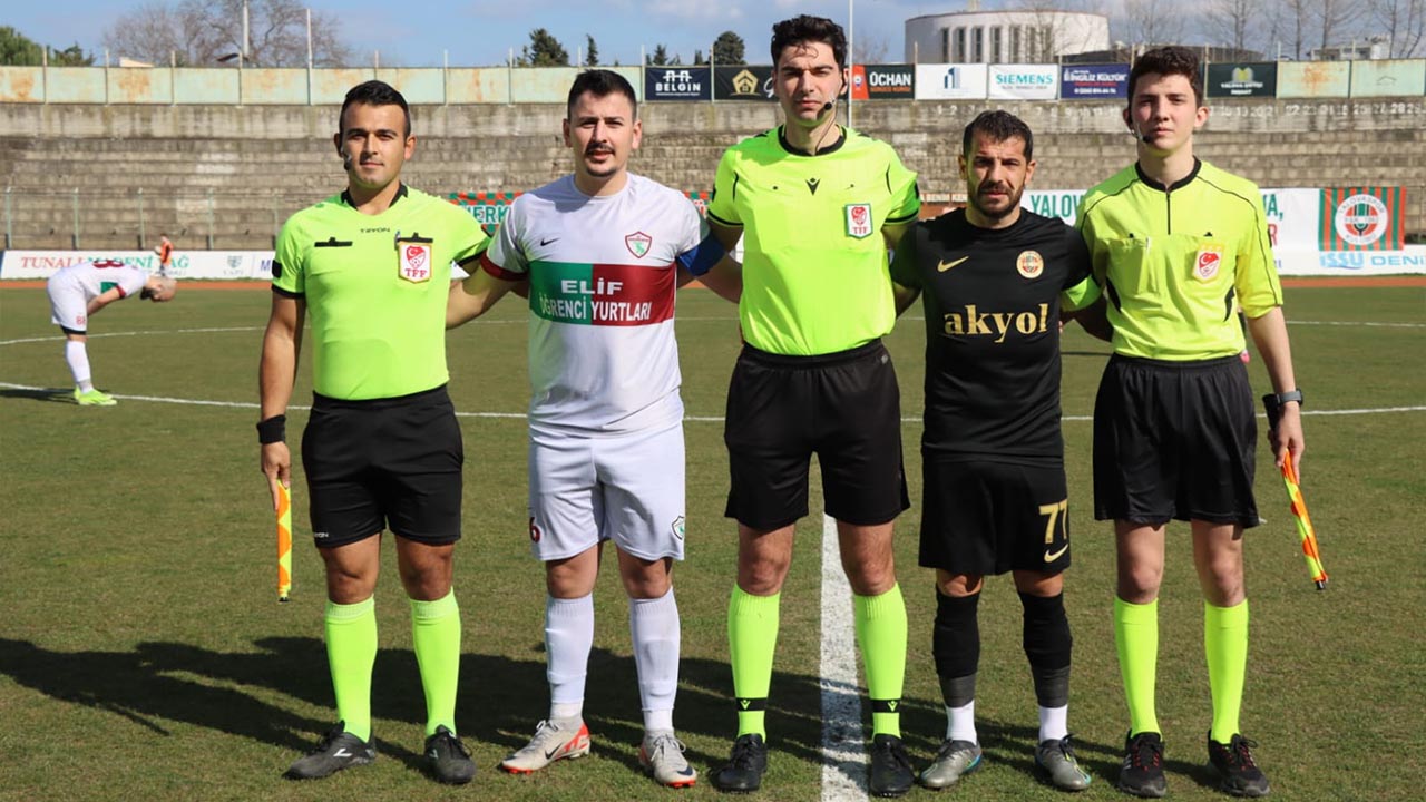 Yalovaspor Lider Galibiyet Kurtkoyspor Mac Futbol (2)