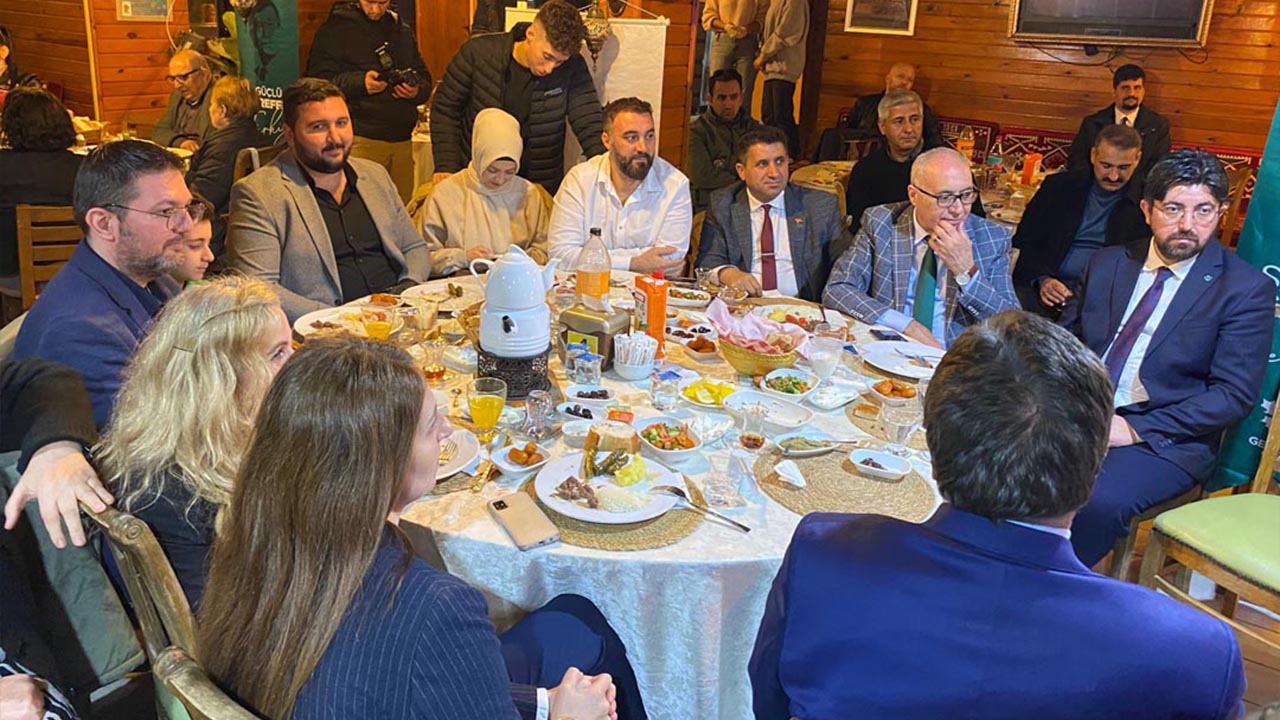 Yalova Gelecek Partisi Haber Gazete Siyaset Manset Baskan Ahmet Davutoglu (5)