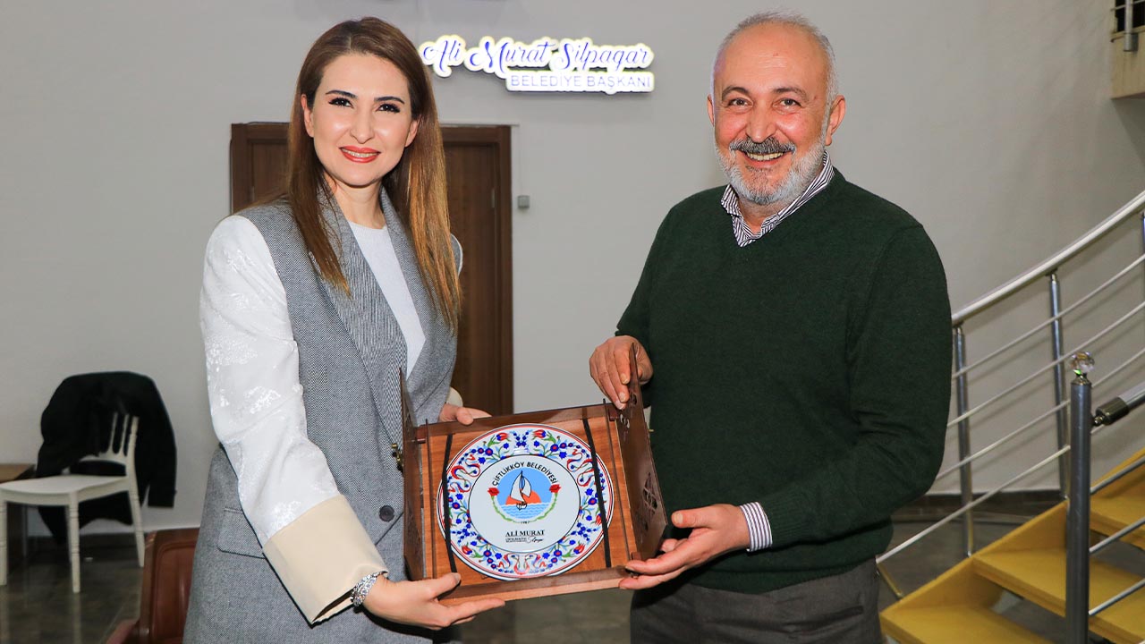 Yalova Ciftlikkoy Belediye Turk Yuzyil Gazeteci Yazar Mete Yarar Basak Sengul (3)