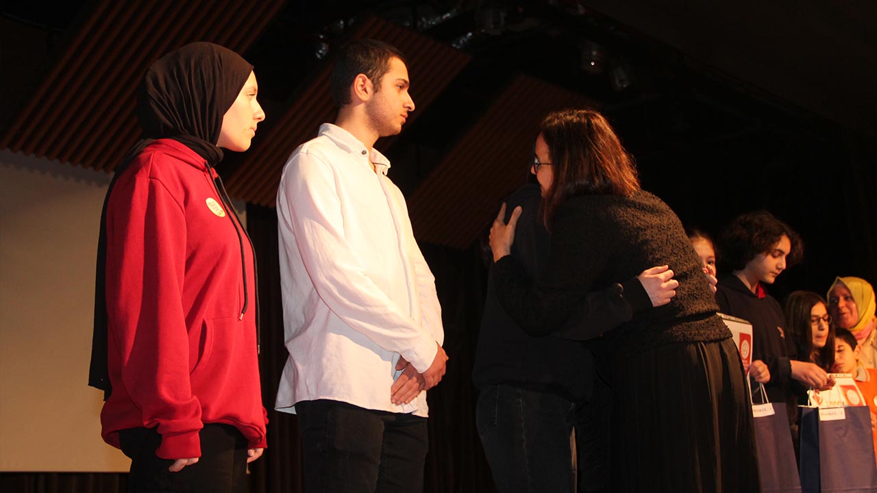 Yalova Guzel Sanatlar Lisesi 18Mart Sehit Canakkale Zaferi Tiyatro (10)