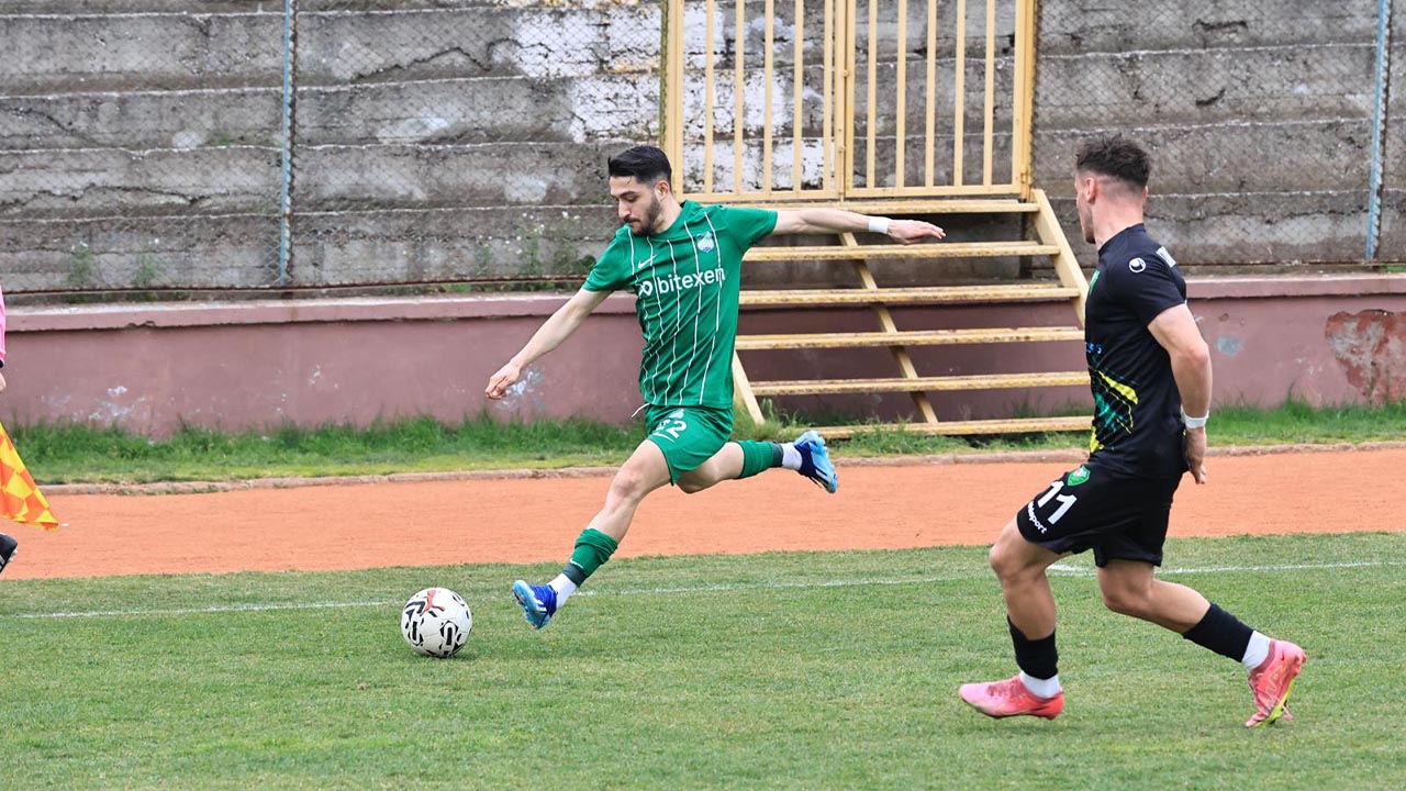Yalova Yesilovaspor Altinova Belediyespor Derbi Galibiyet Gol Futbol (3)