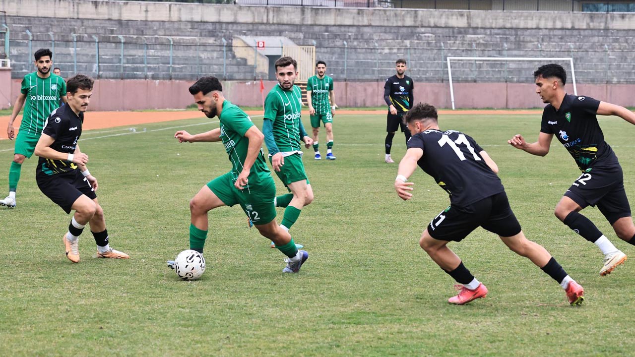 Yalova Yesilovaspor Altinova Belediyespor Derbi Galibiyet Gol Futbol (5)